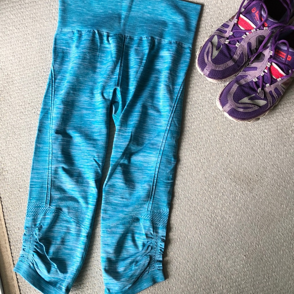 Ryka small space dye blue Capri leggings
